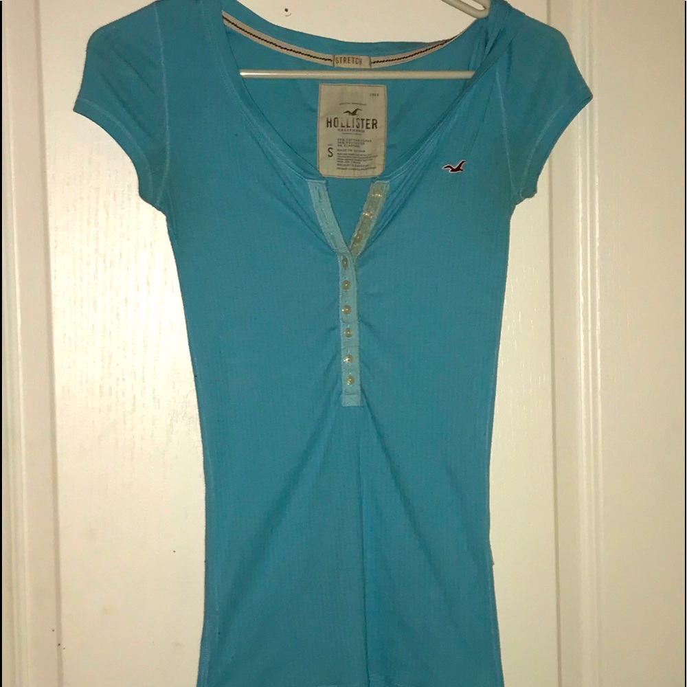 Hollister shirt size small